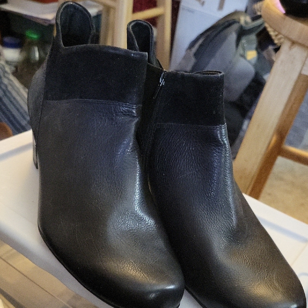 Mephisto Black Ankle Boots with Elastic Panels